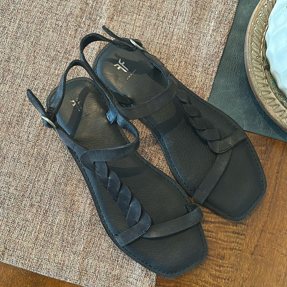 FRYE black Sydney braided sandals (US size 7) ✨ - Picture 3 of 5